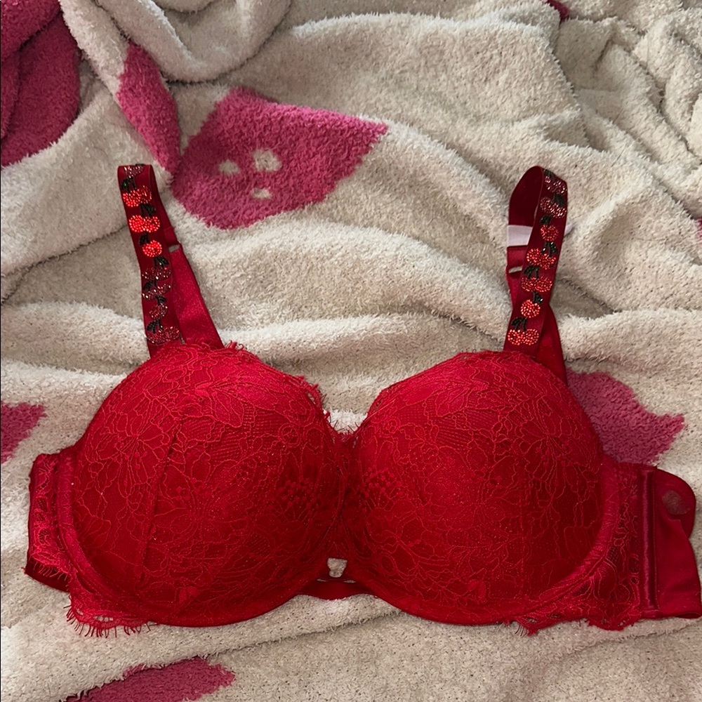 Victoria’s Secret Cherry Bra 🍒